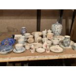 A LARGE ASSORTMENT OF CERAMIC WARE TO INCLUDE A LARGE LIDDED GINGER JAR ETC