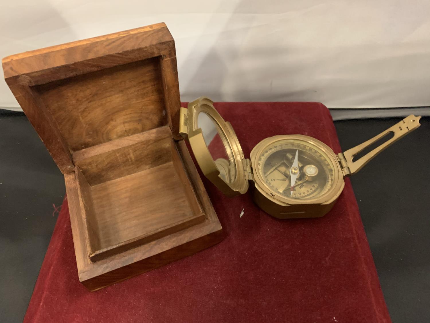 A STANLEY, LONDON BRASS COMPASS - Image 2 of 5