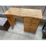 A MODERN PINE SINGLE PEDESTAL DESK, 38x15"