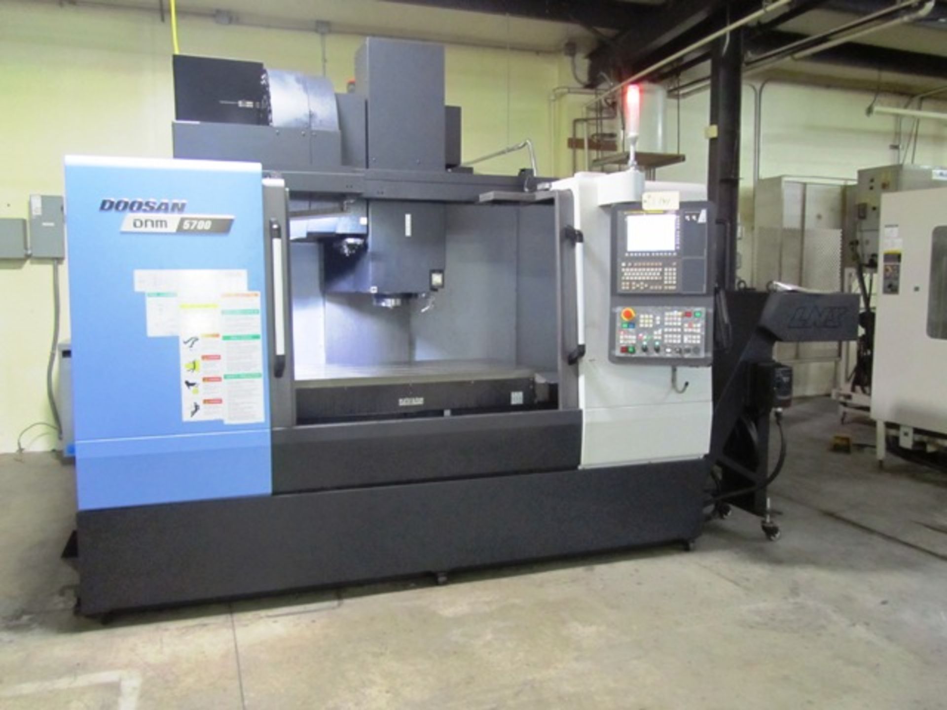 Doosan DNM 5700 CNC Vertical Machining Center - Image 3 of 6