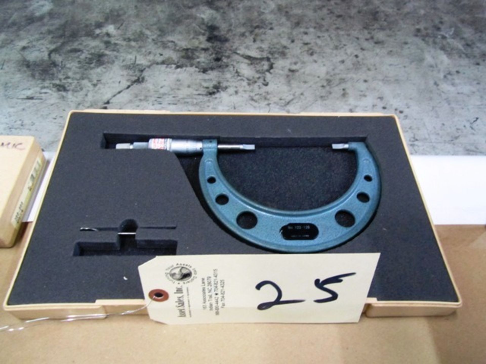 Mitutoyo 3'' - 4'' Blade Micrometer