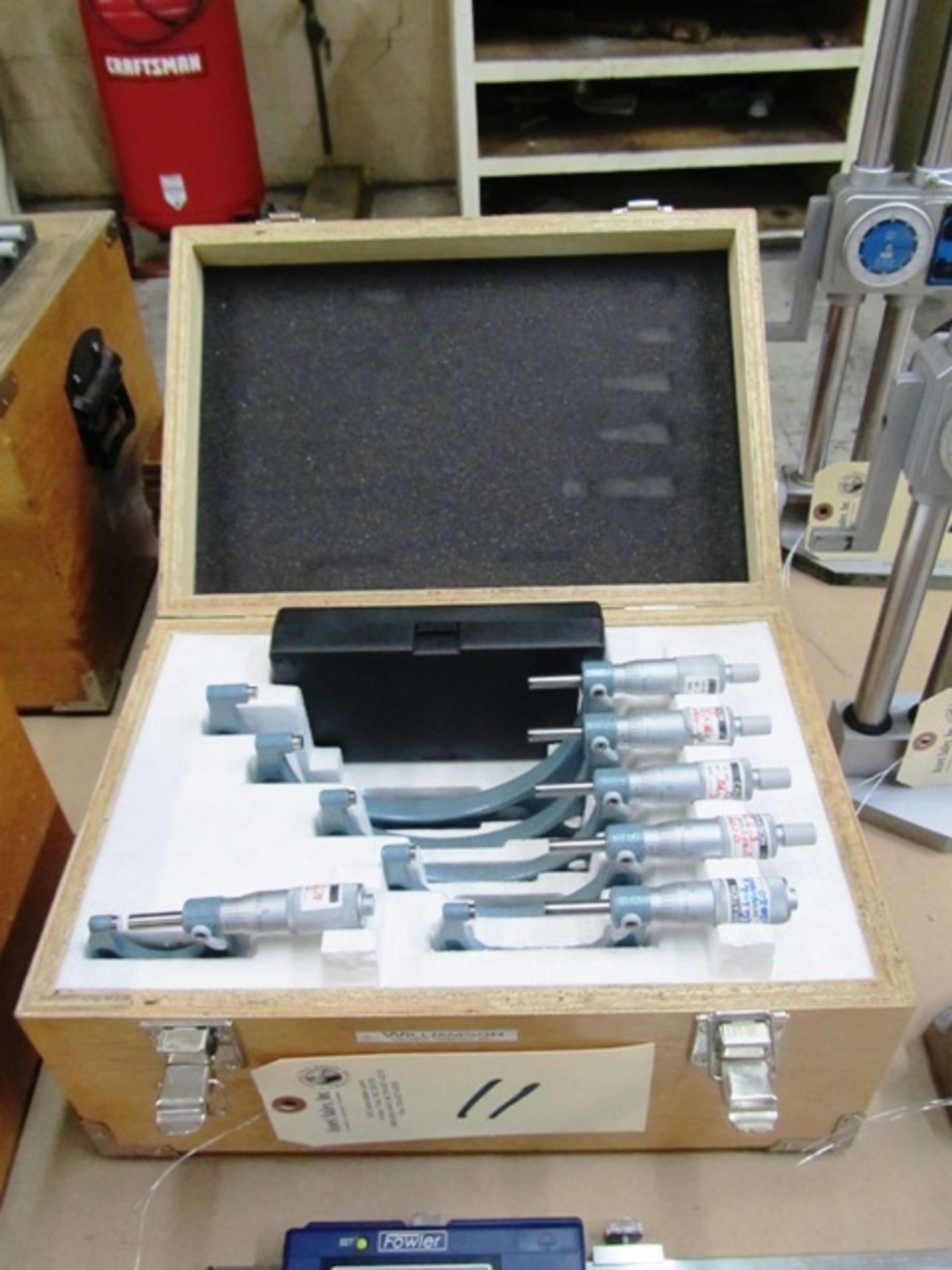 Mitutoyo 0''-1'' - 5''-6'' OD Micrometer with Standards