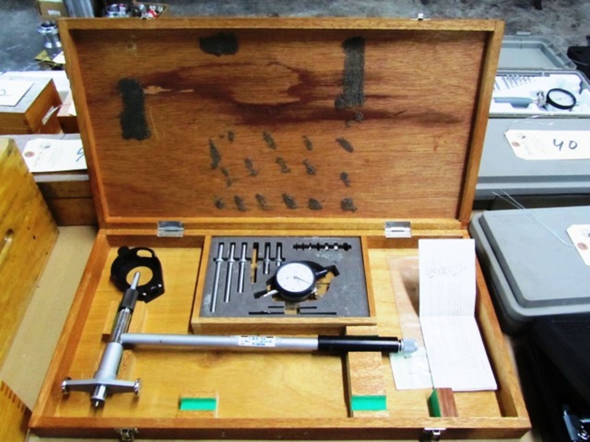 Mitutoyo Series 511 0.4'' - 16'' Dial Bore Gauge