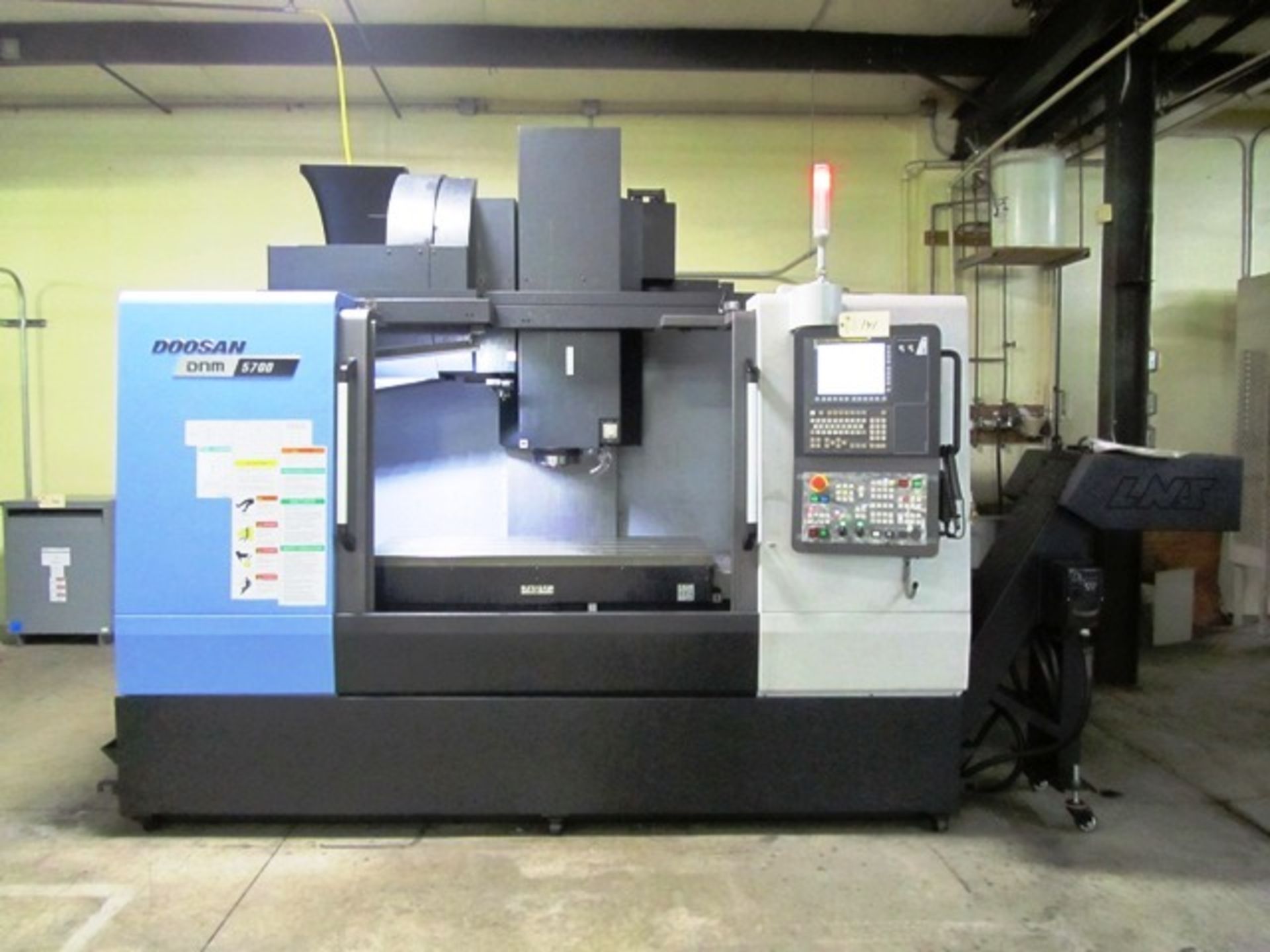 Doosan DNM 5700 CNC Vertical Machining Center