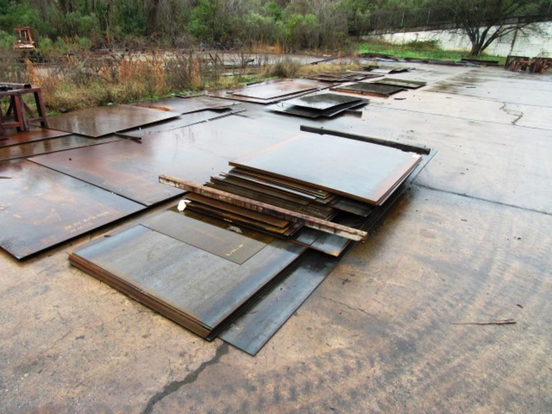 Large Quantity of Plate Steel (on pad)