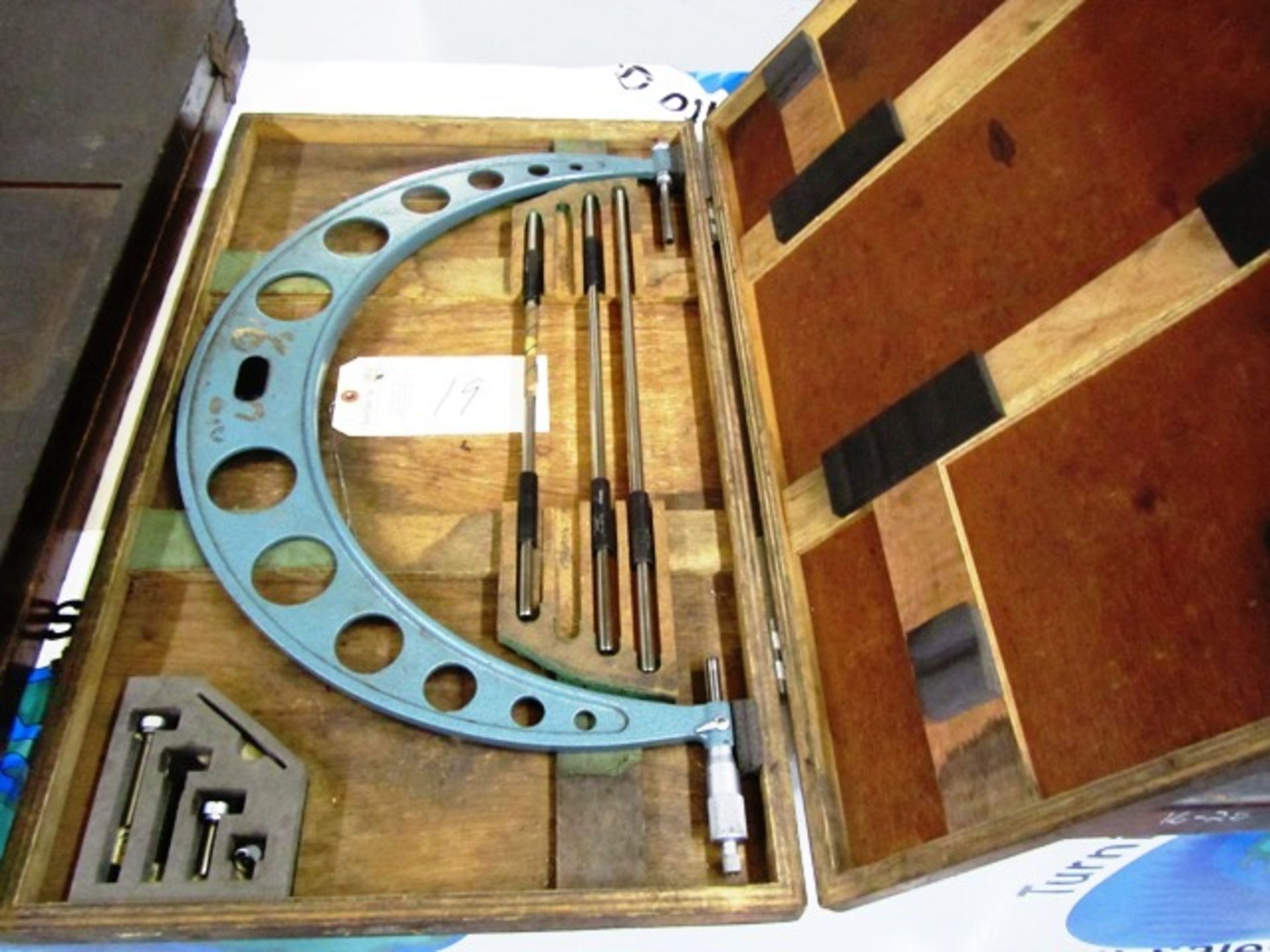 Mitutoyo 16''-20'' OD Micrometer with Standards