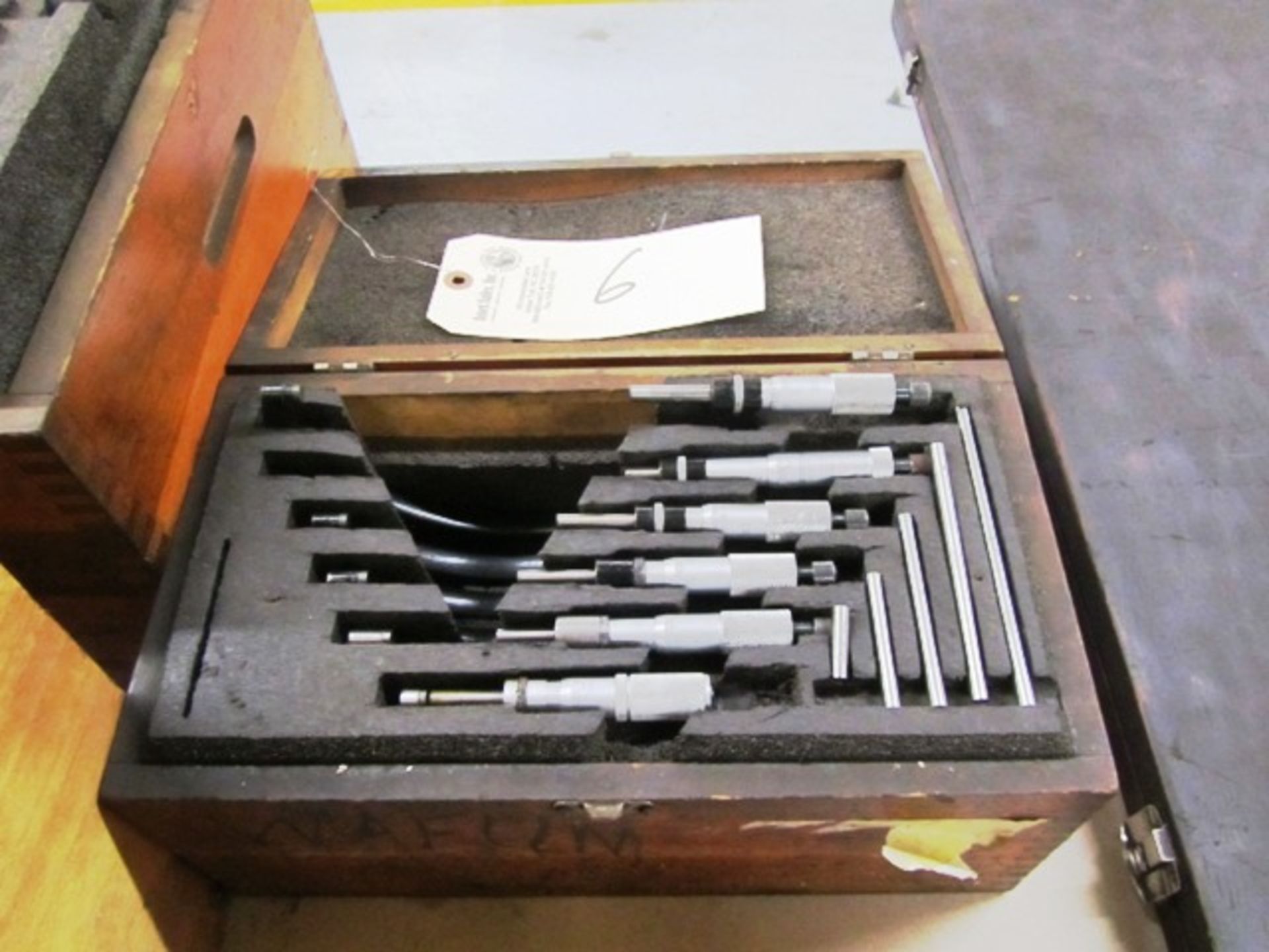 Starrett 0''-1'' - 5''-6'' Standard Micrometer Set