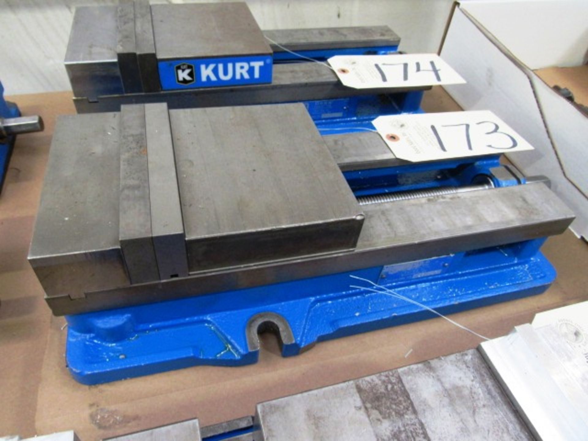 Kurt 6'' Vise with Handle & Hard Jaws