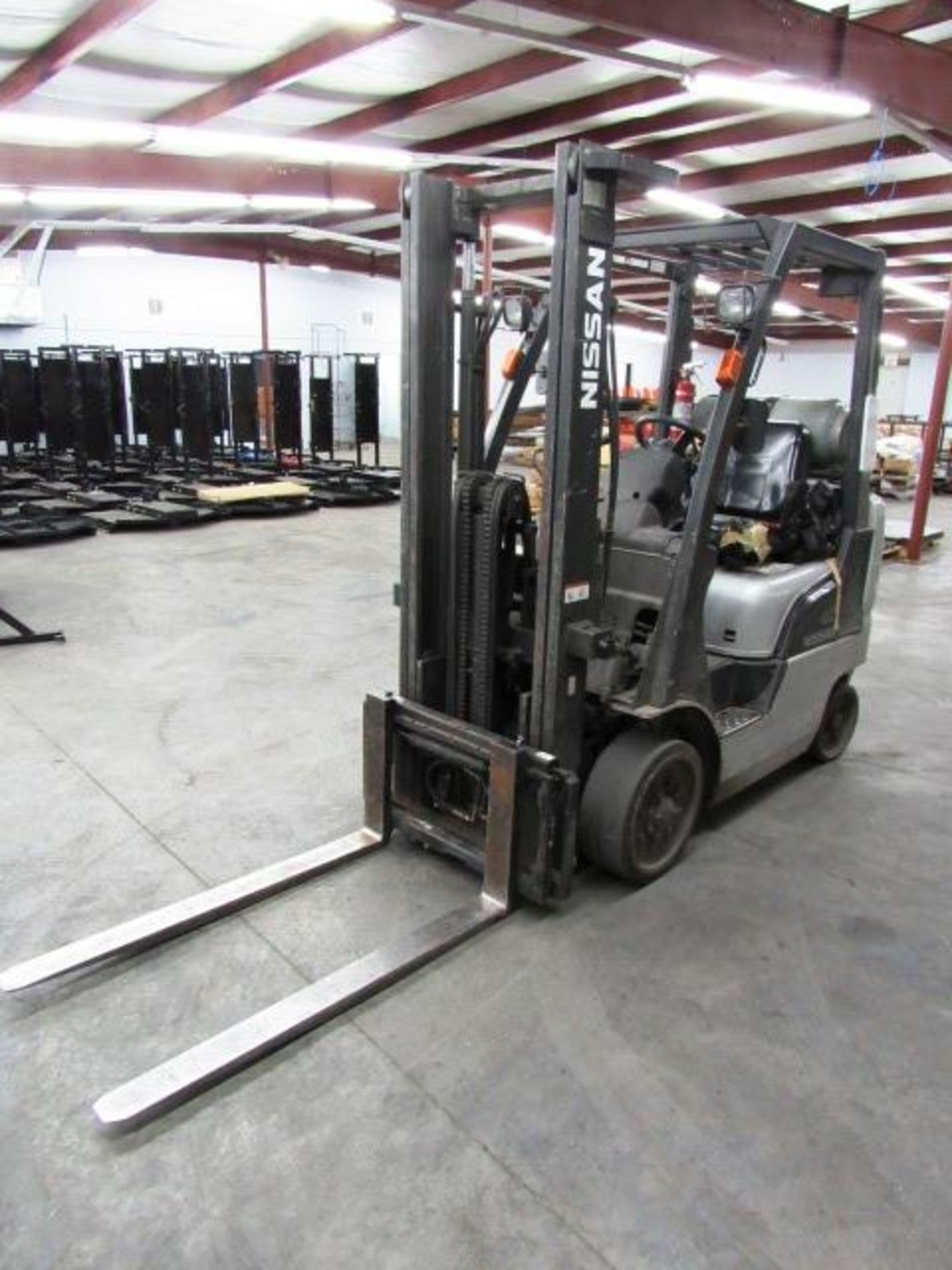 Nissan 40 2,500lb Capacity Propane Forklift with Side Shift, Lights, 42'' Forks, sn:MCPL02A20LV