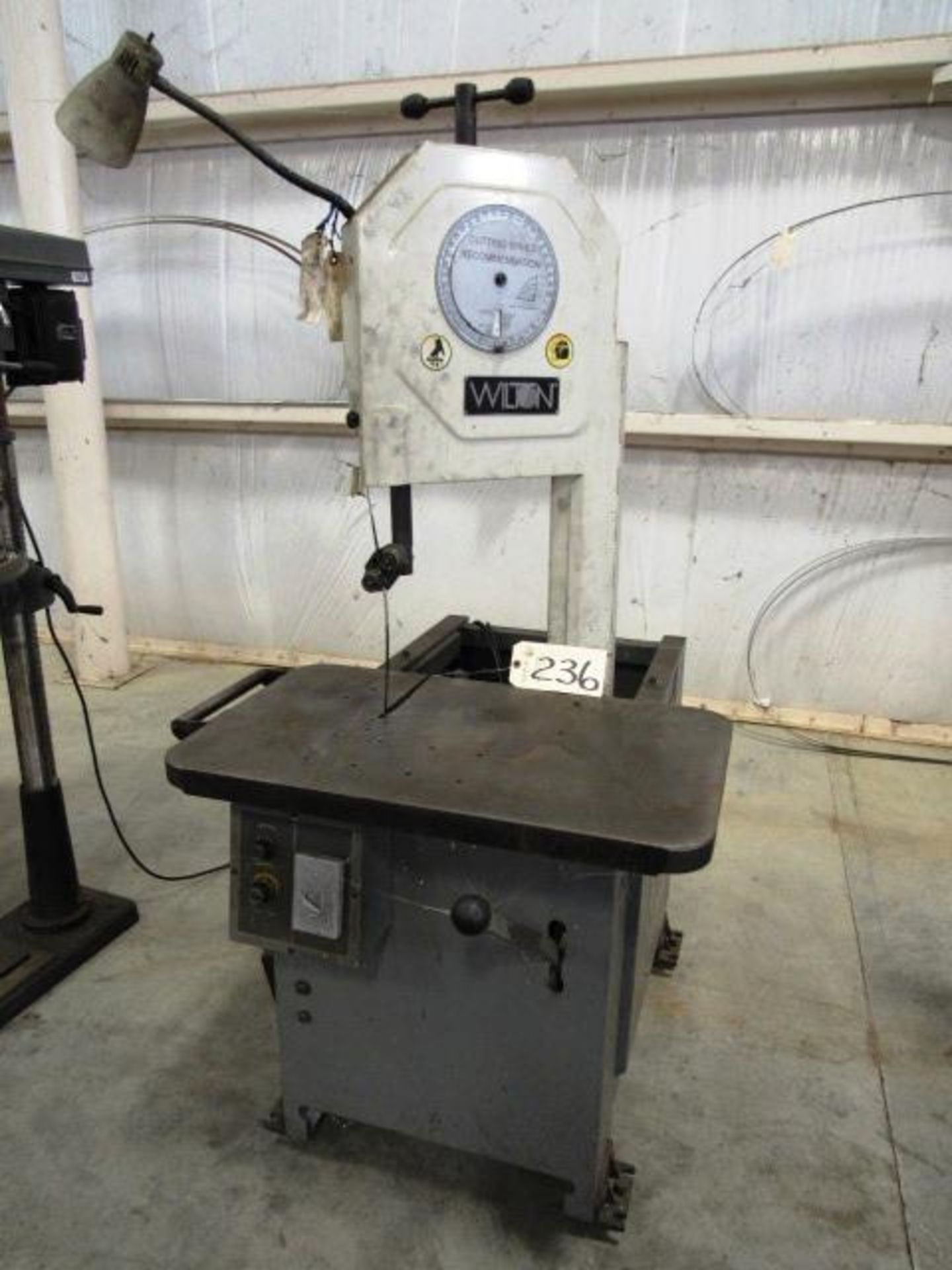 Wilton Model D9040-1 Roll-In Type Vertical Bandsaw with 18'' x 30'' Worktable, sn:70300757