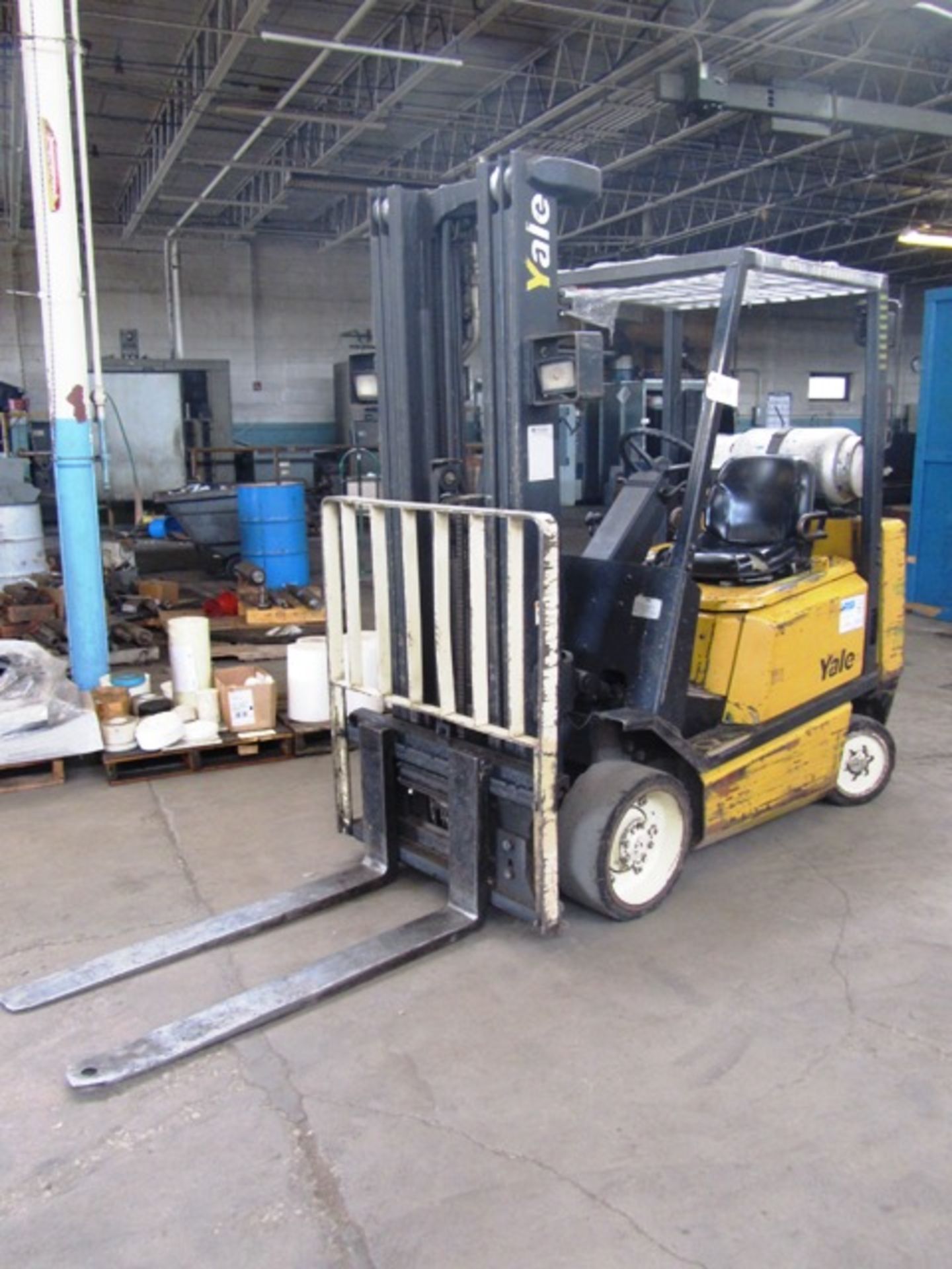 Yale Model GLC050TGNUAE088 5000lb Capacity Propane Forklift - Image 3 of 3