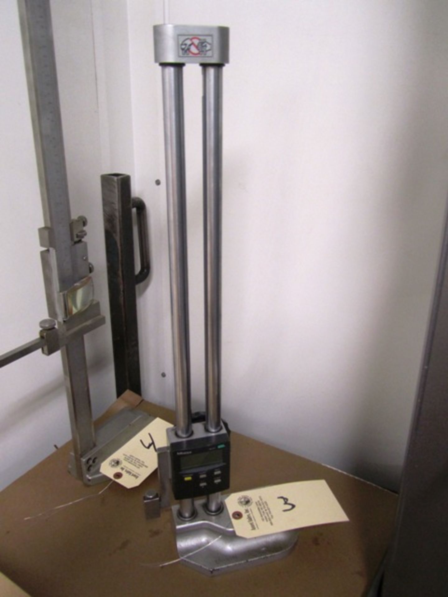 Mitutoyo 18'' Digital Height Gauge