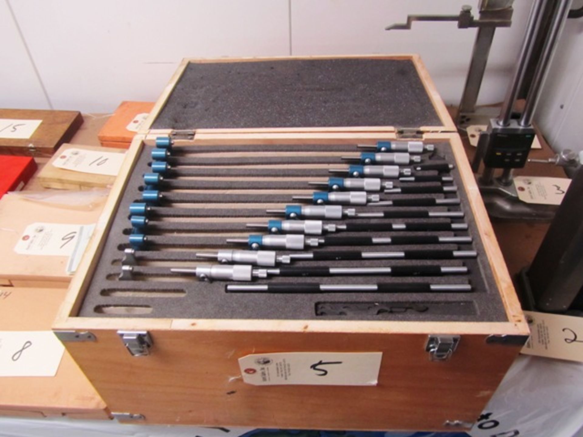 2''-3'' - 11''-12'' Outside Micrometer Set