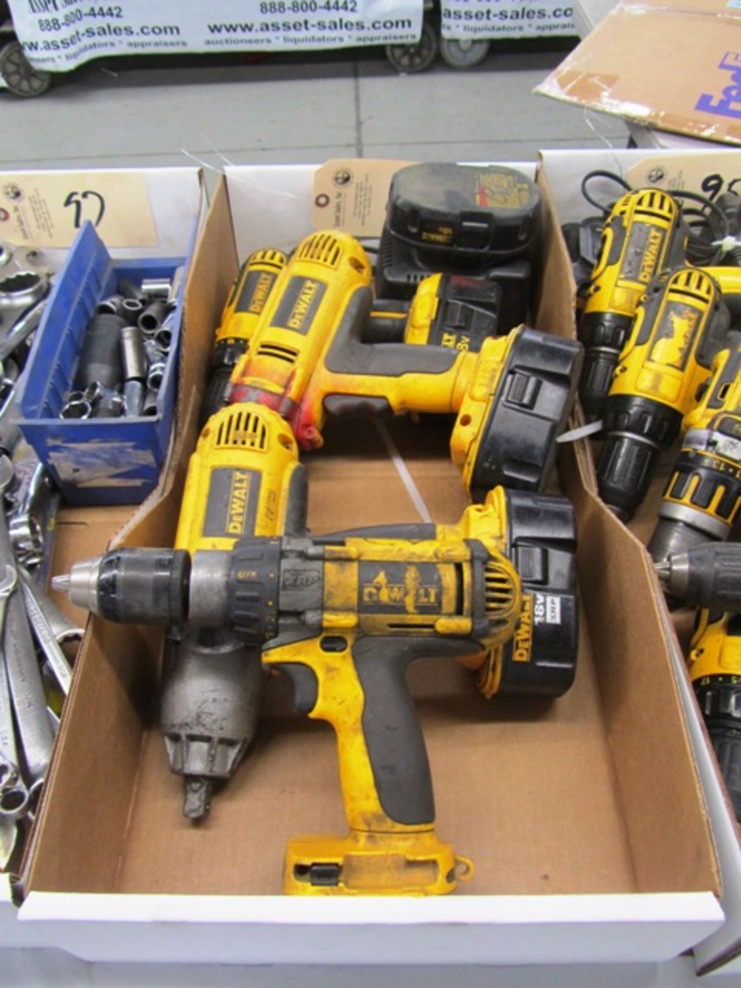 Dewalt Battery Operated Cordless Impact Guns & Drill with Chargers