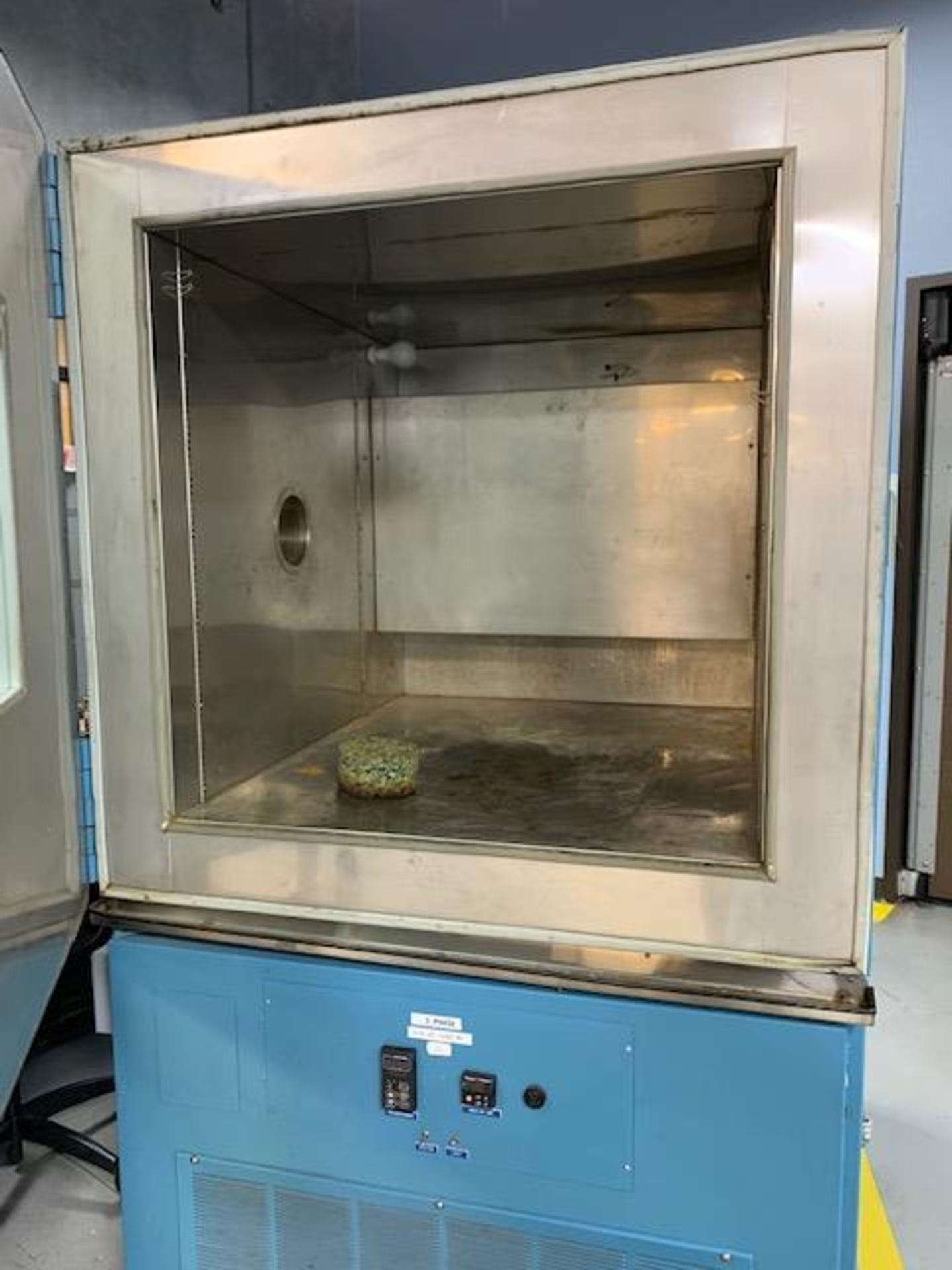 Thermotron Model SM32C Environmental Chamber - Image 2 of 6