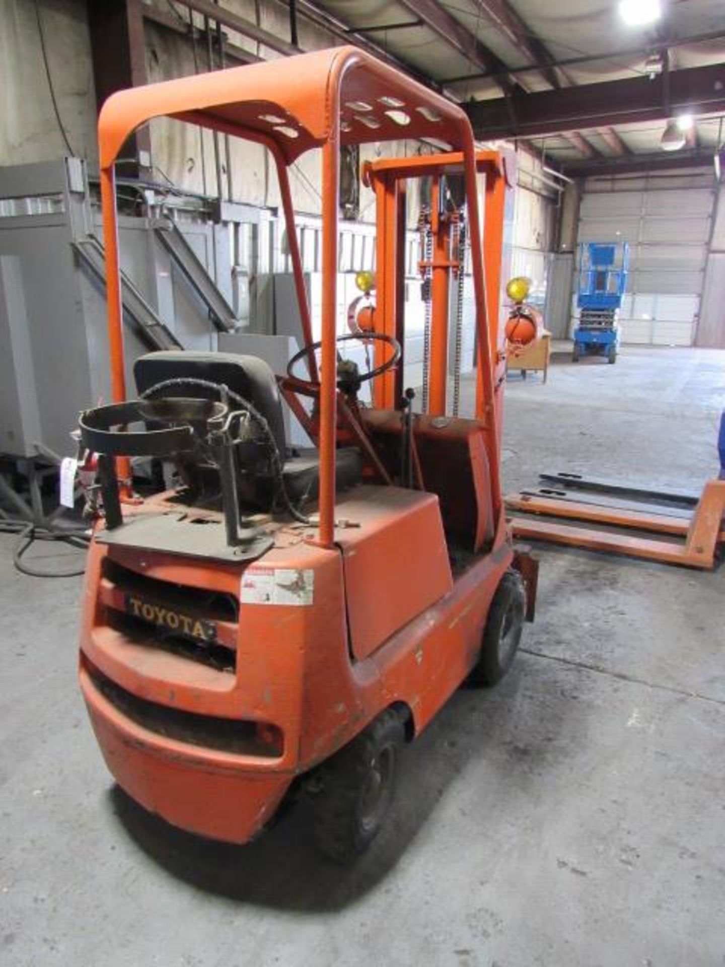 Toyota Model FG 3,000lb Capacity LP Gas Forklift - Image 3 of 5