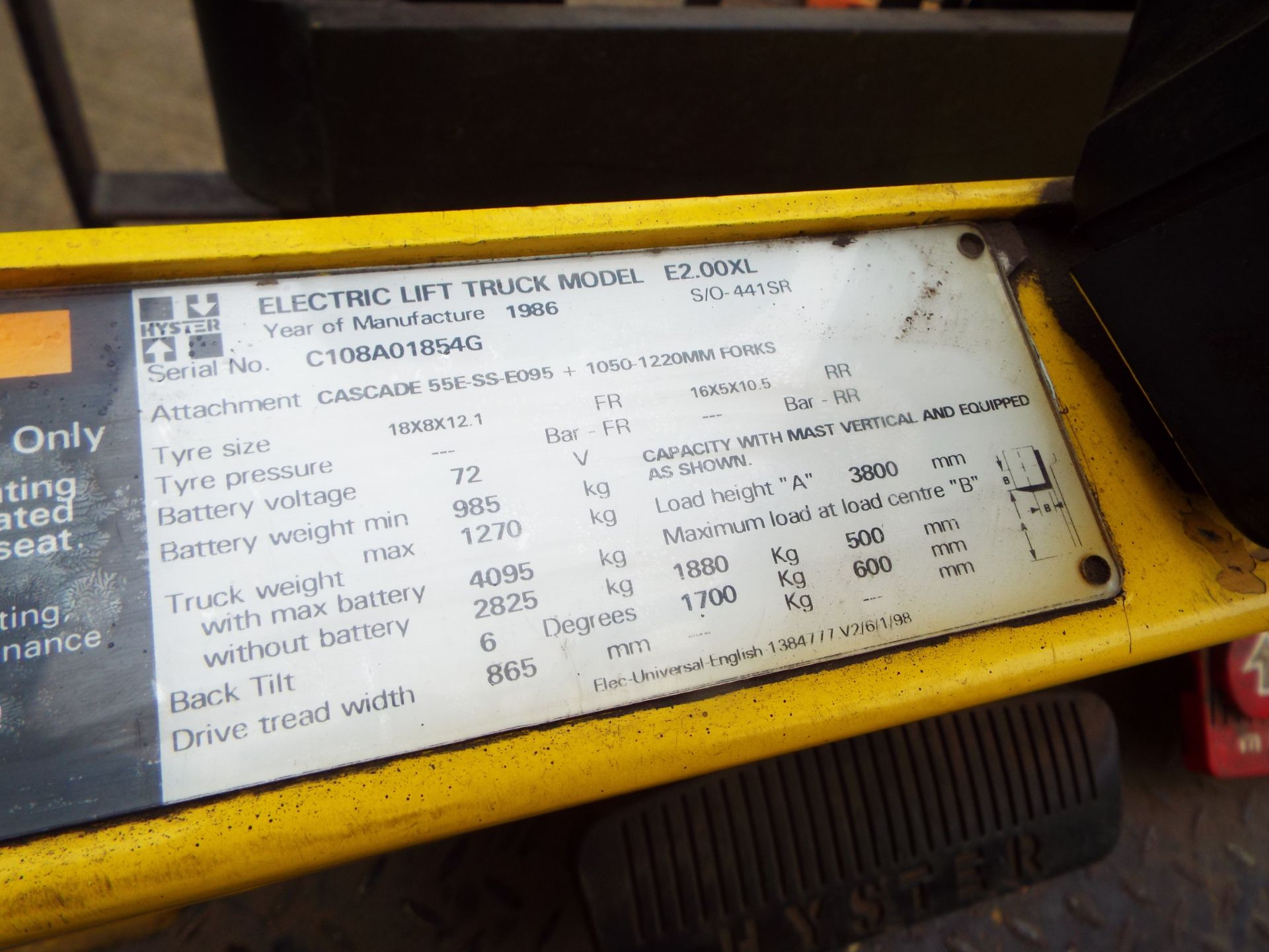 Hyster E2.00 XL Fork Lift Truck cw Charger - Image 4 of 7