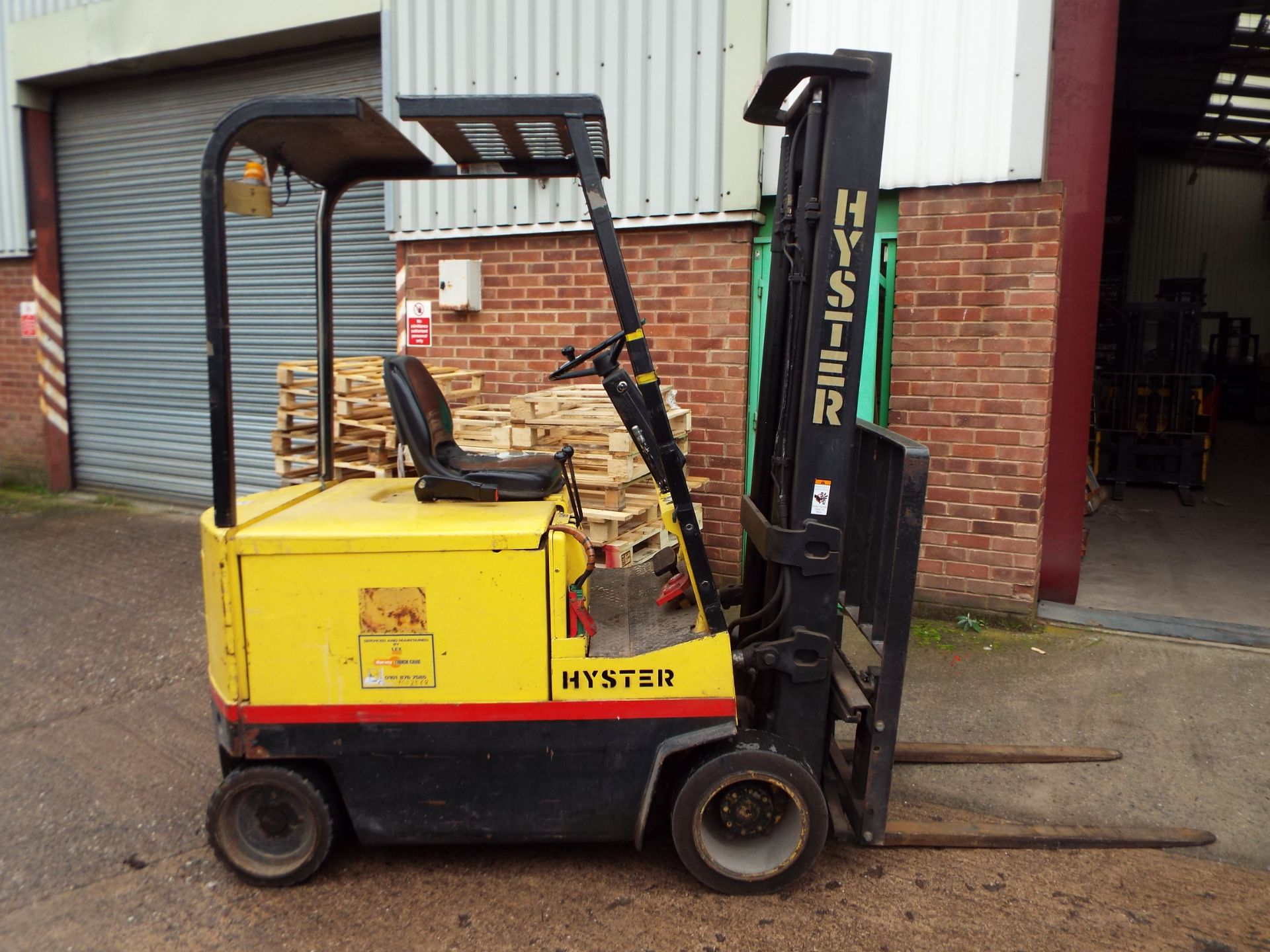 Hyster E2.00 XL Fork Lift Truck cw Charger