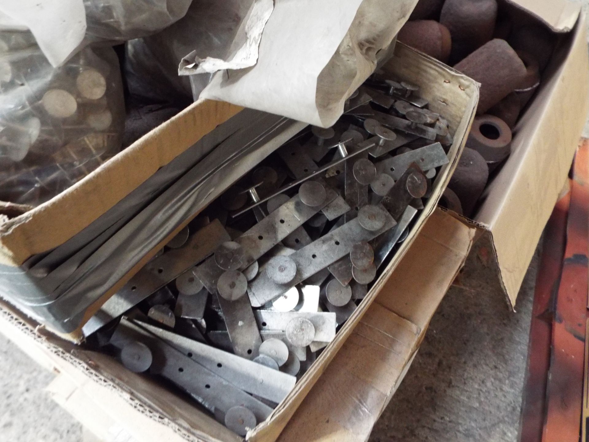 Large Quantity Of Boxed & Palletised Foundry Consumables. - Image 3 of 18