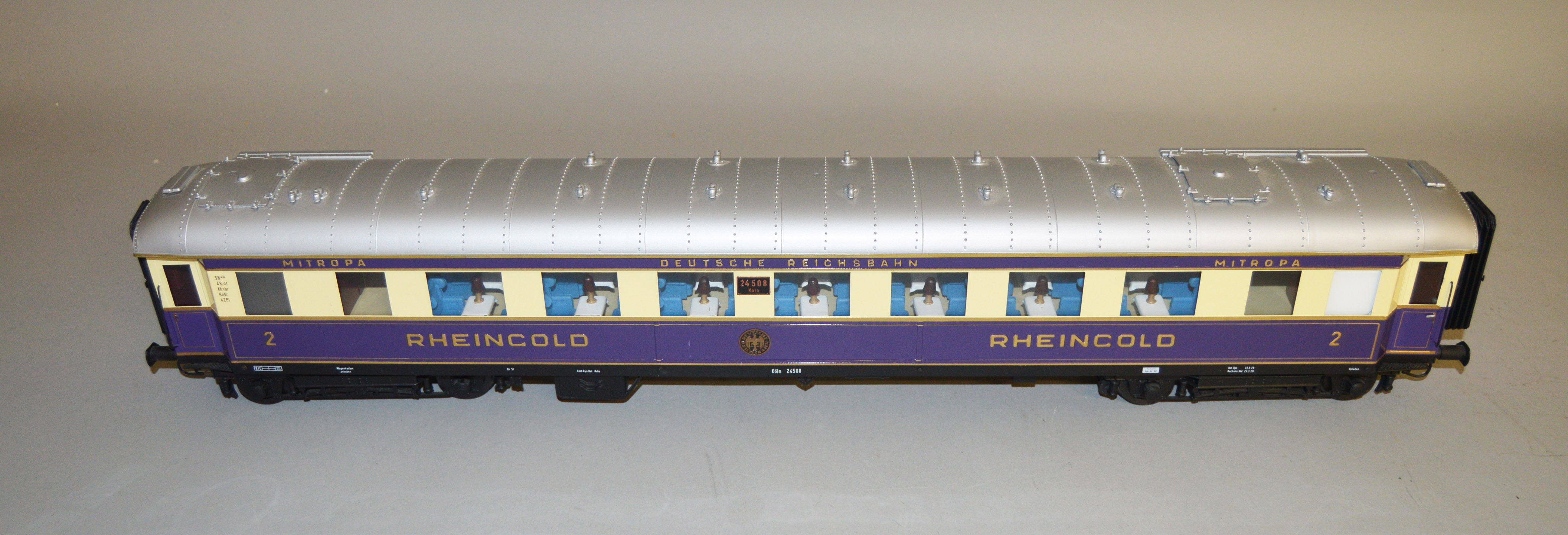 Gauge 1. Two unboxed and unbranded Deutsche Reichsbahn (German National Railway) 'Rheingold' - Image 4 of 12