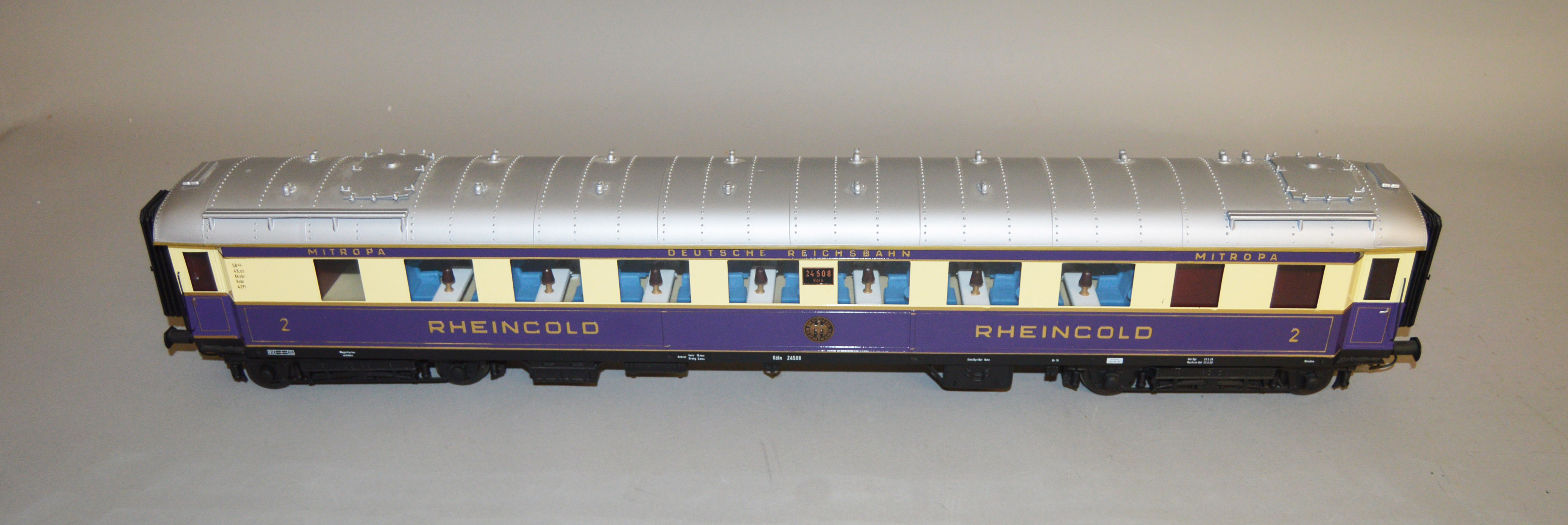 Gauge 1. Two unboxed and unbranded Deutsche Reichsbahn (German National Railway) 'Rheingold' - Image 5 of 12