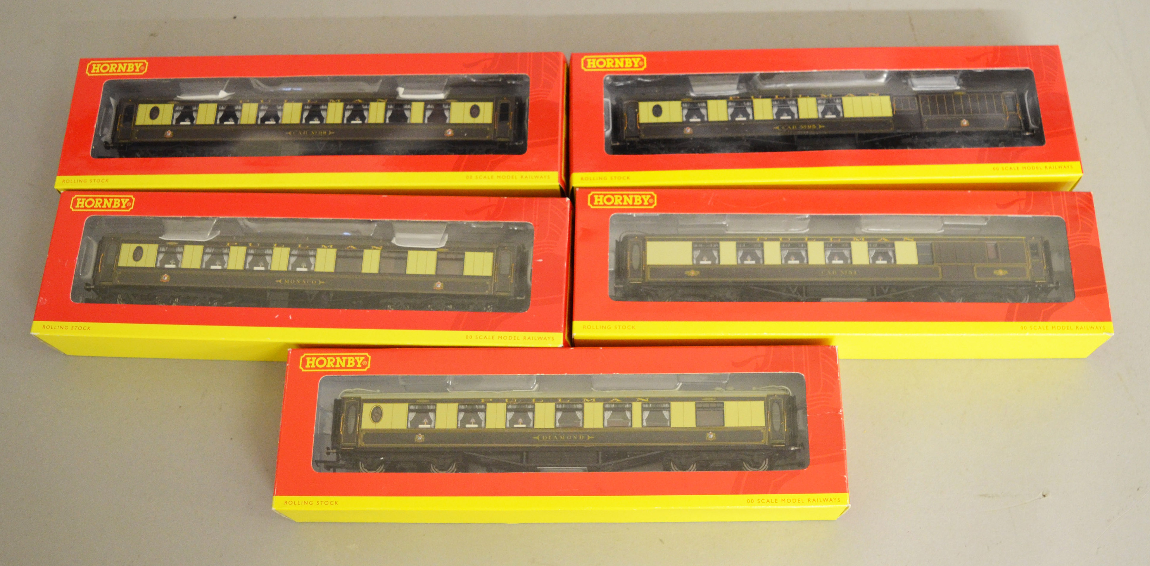 OO Gauge. 4 boxed Hornby Pullman 1st and 3rd Class Coaches of various types including Parlour Car