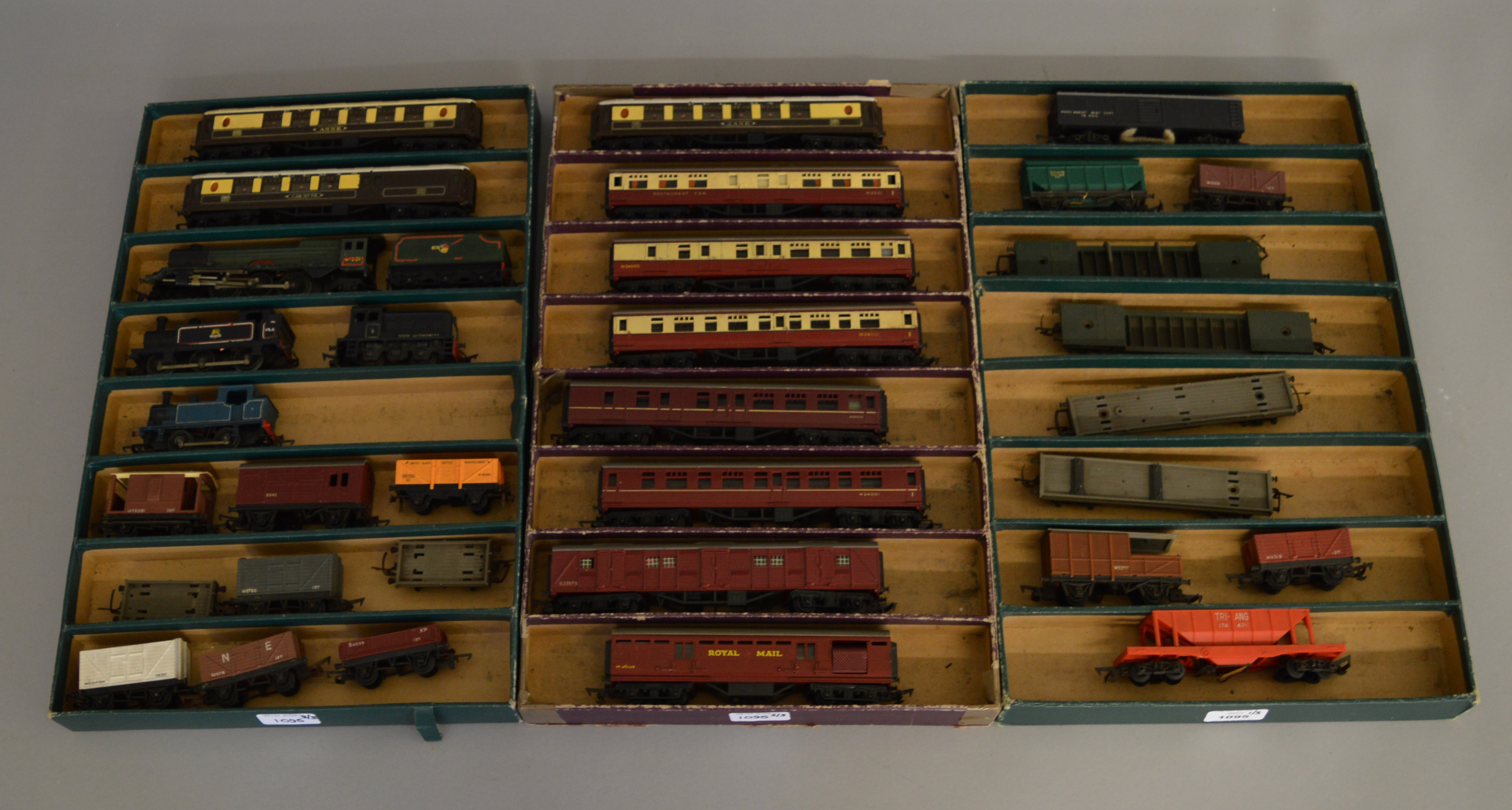 OO Gauge. 4 unboxed Locomotives, one with Tender, together with 29 pieces of Rolling Stock including