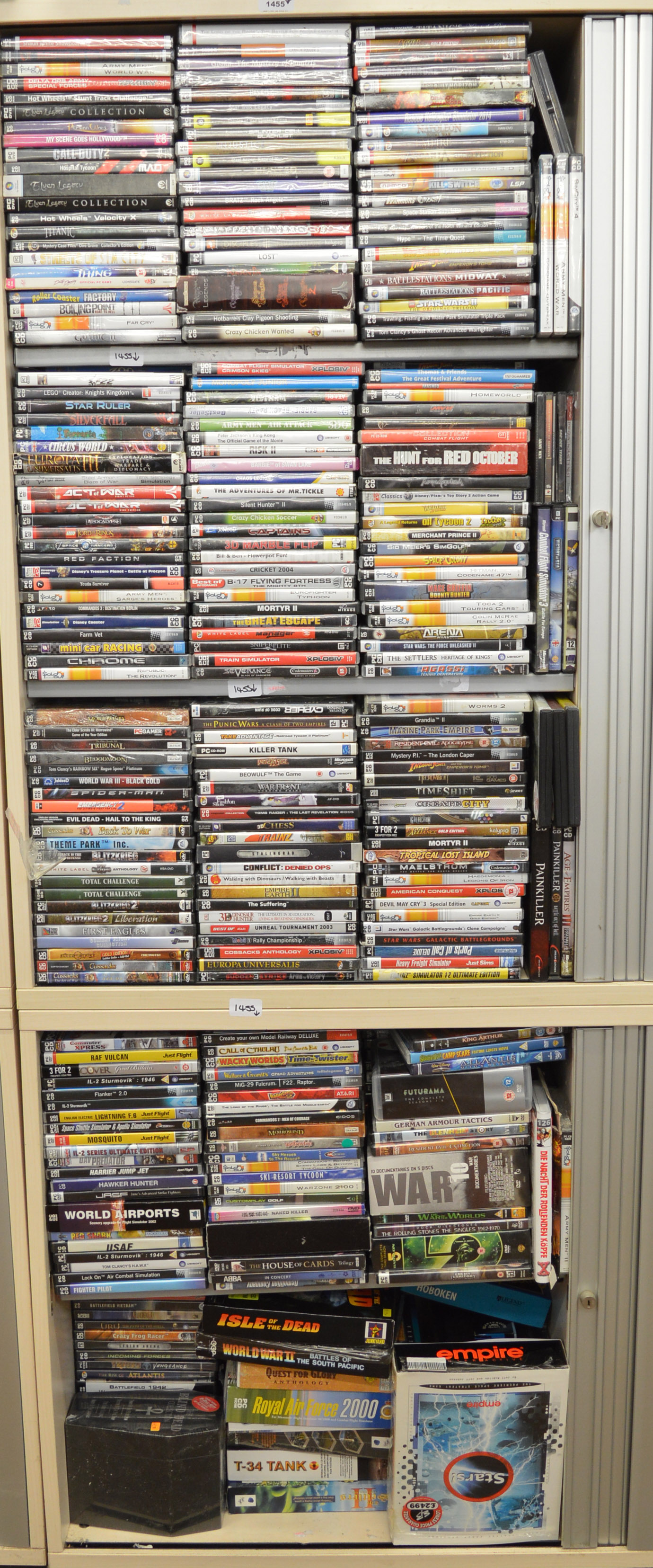 Over 800 PC games which includes; Call Of Duty 2, Lost, Star Wars, Indiana Jones, Evil Dead, Theme