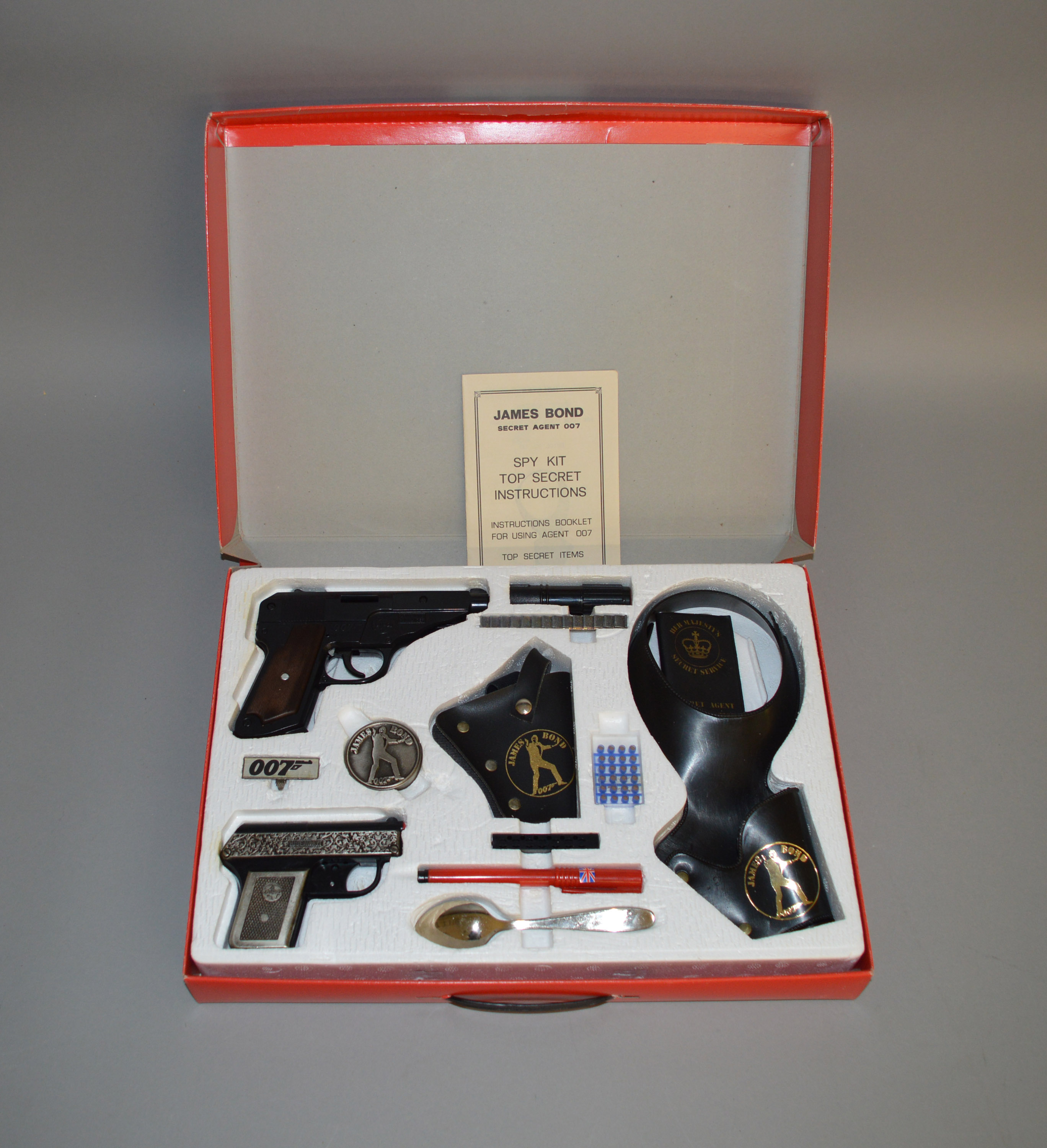 James Bond 007. A boxed Coibel 'Complete Spy Set' containing 007 Pistol, silencer, holster etc - Image 2 of 2