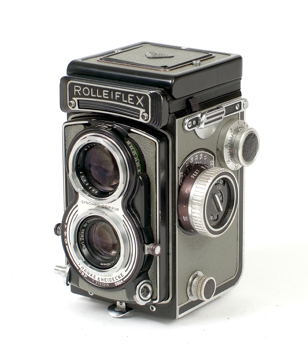 Grey Rolleiflex T with CZ Tessar 75mm f3.5 Lens. #T2152215. (blades