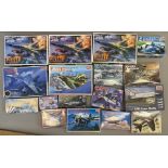 EX DEALER STOCK: 17x Academy model kits including Minicraft examples. All appear complete and