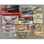 EX DEALER STOCK: 19x Airfix model kits, mostly 1:72 scale aviation examples. All appear complete and