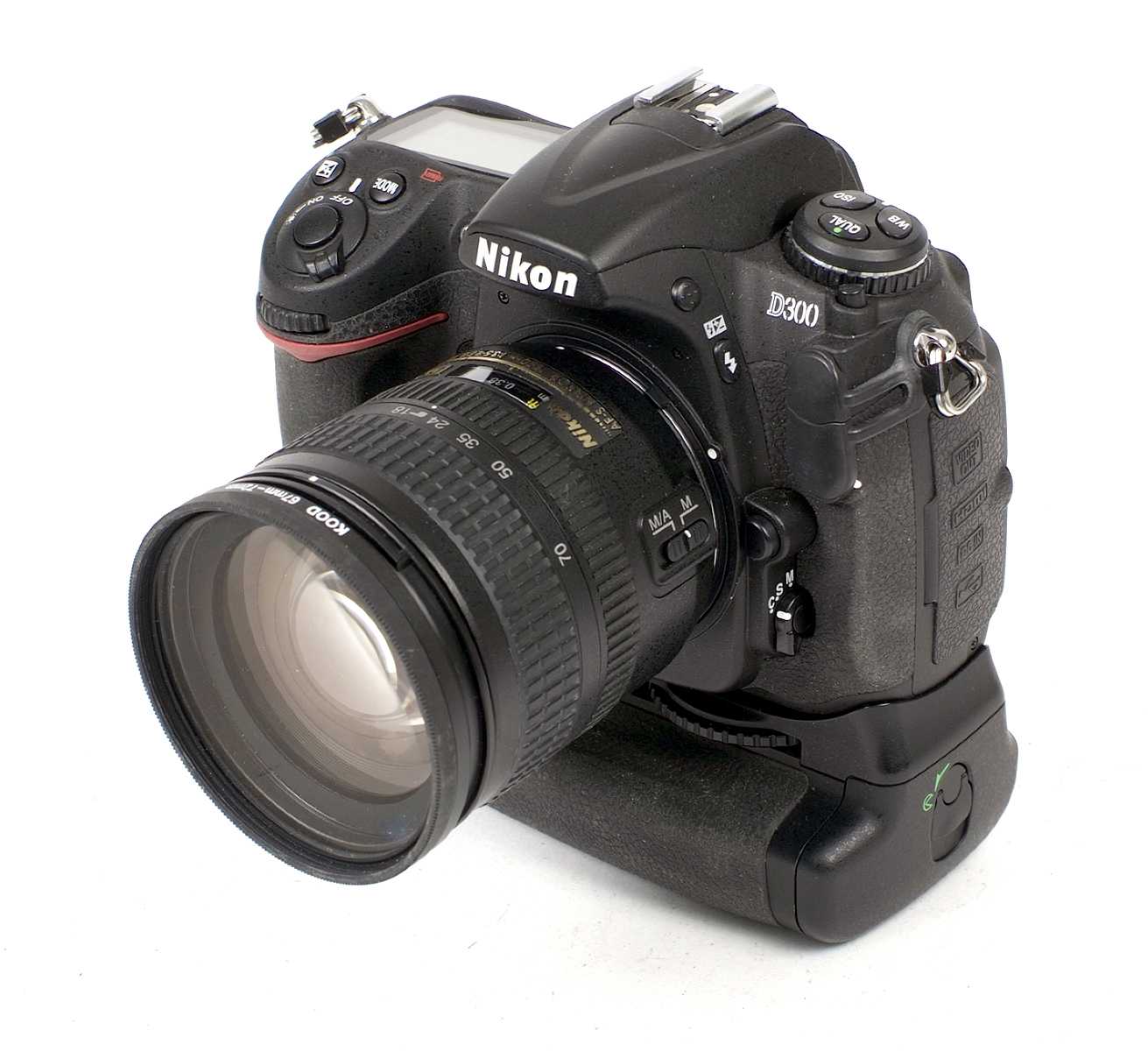 Nikon D300 for SPARES or REPAIR & 18-70 AF Lens. - Image 2 of 2