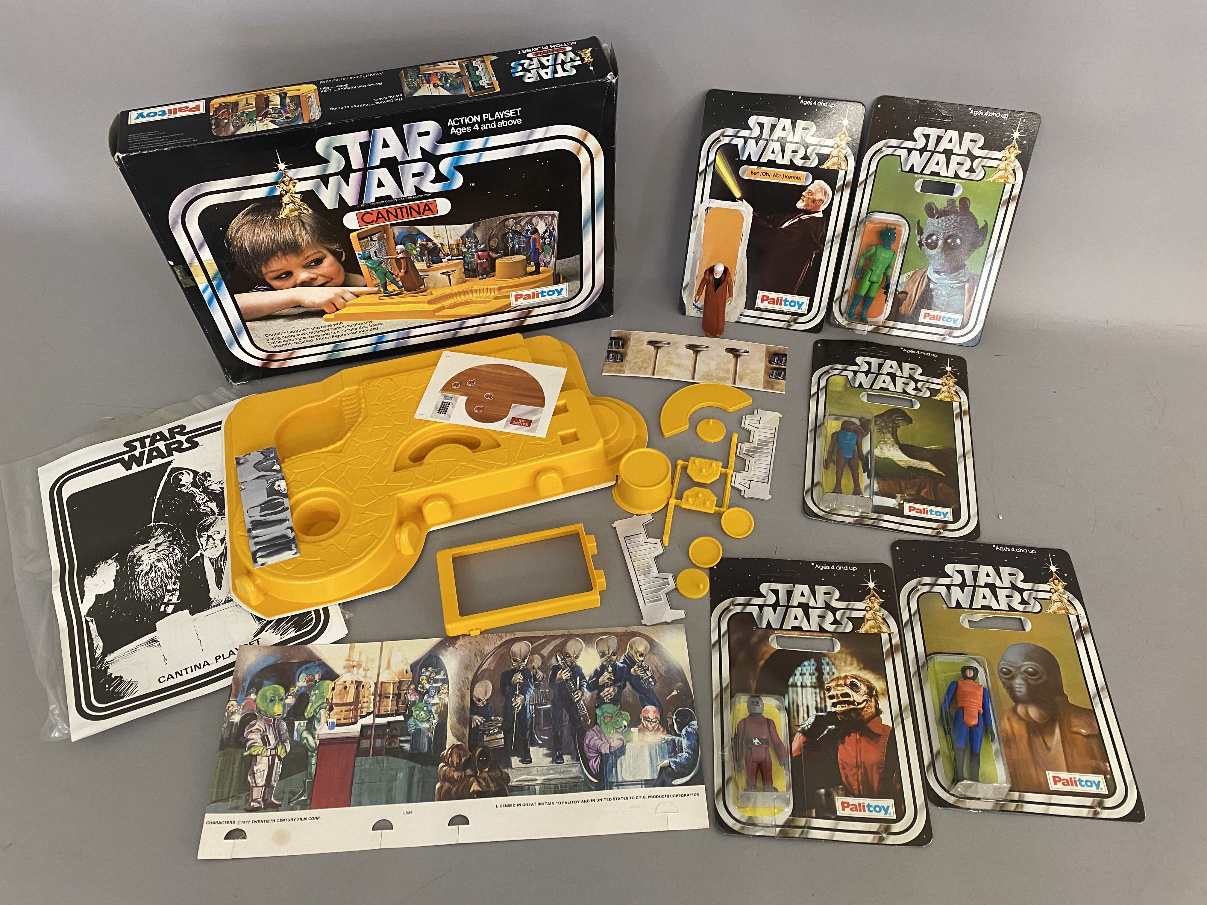 Palitoy Star Wars 33328 Cantina in original box, together with the 5 associated action figures for t