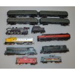 HO Gauge. A quantity of Atlas and Life-Like unboxed locomotives and coaches (11)