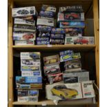 Approximately 40x assorted model kits including AMT, Minicraft, Gunze Sangyo etc. (Contents not