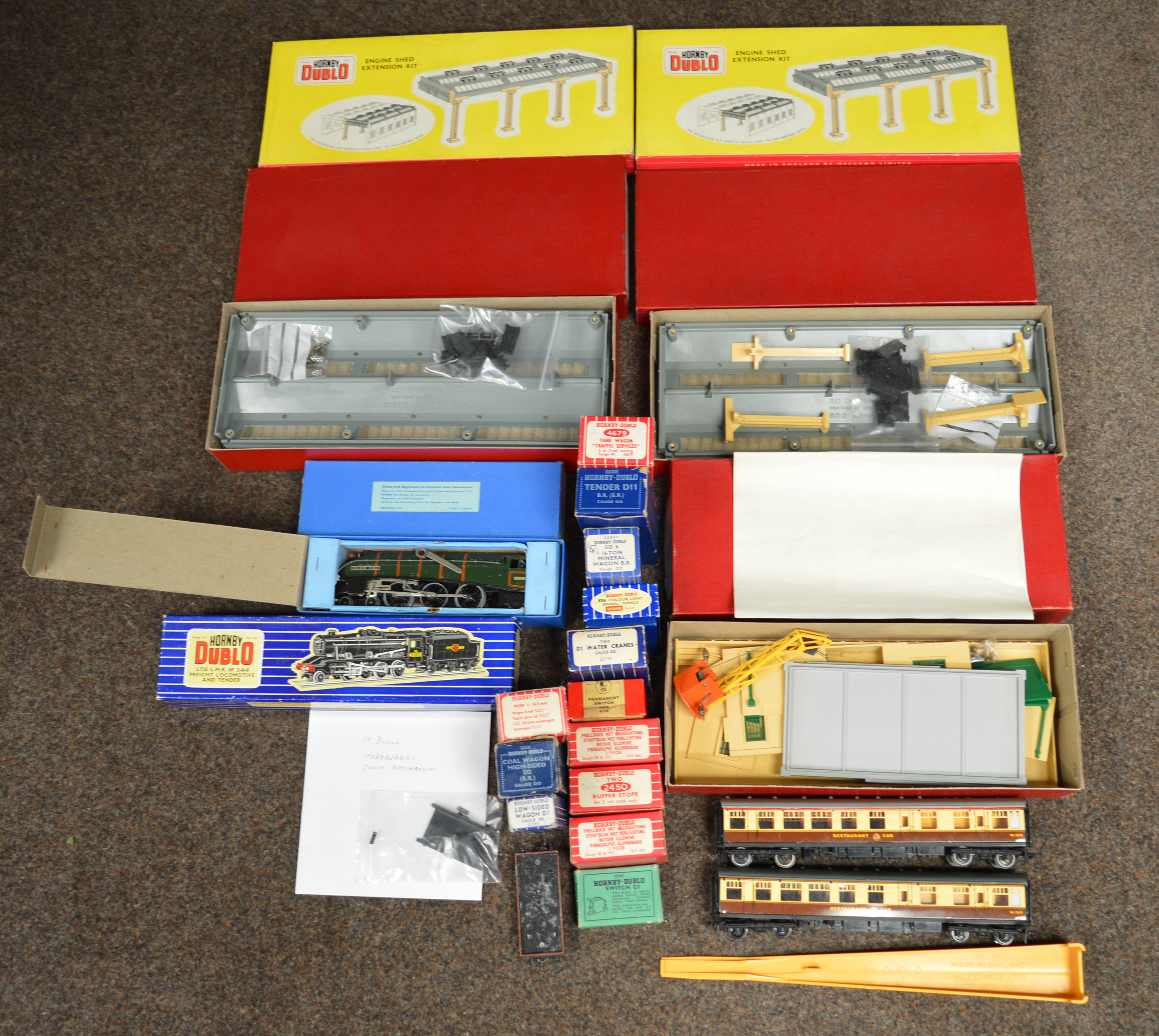 OO Gauge. 2x Hornby Dublo locomotives, both with boxes. Together with a quantity of mostly boxed