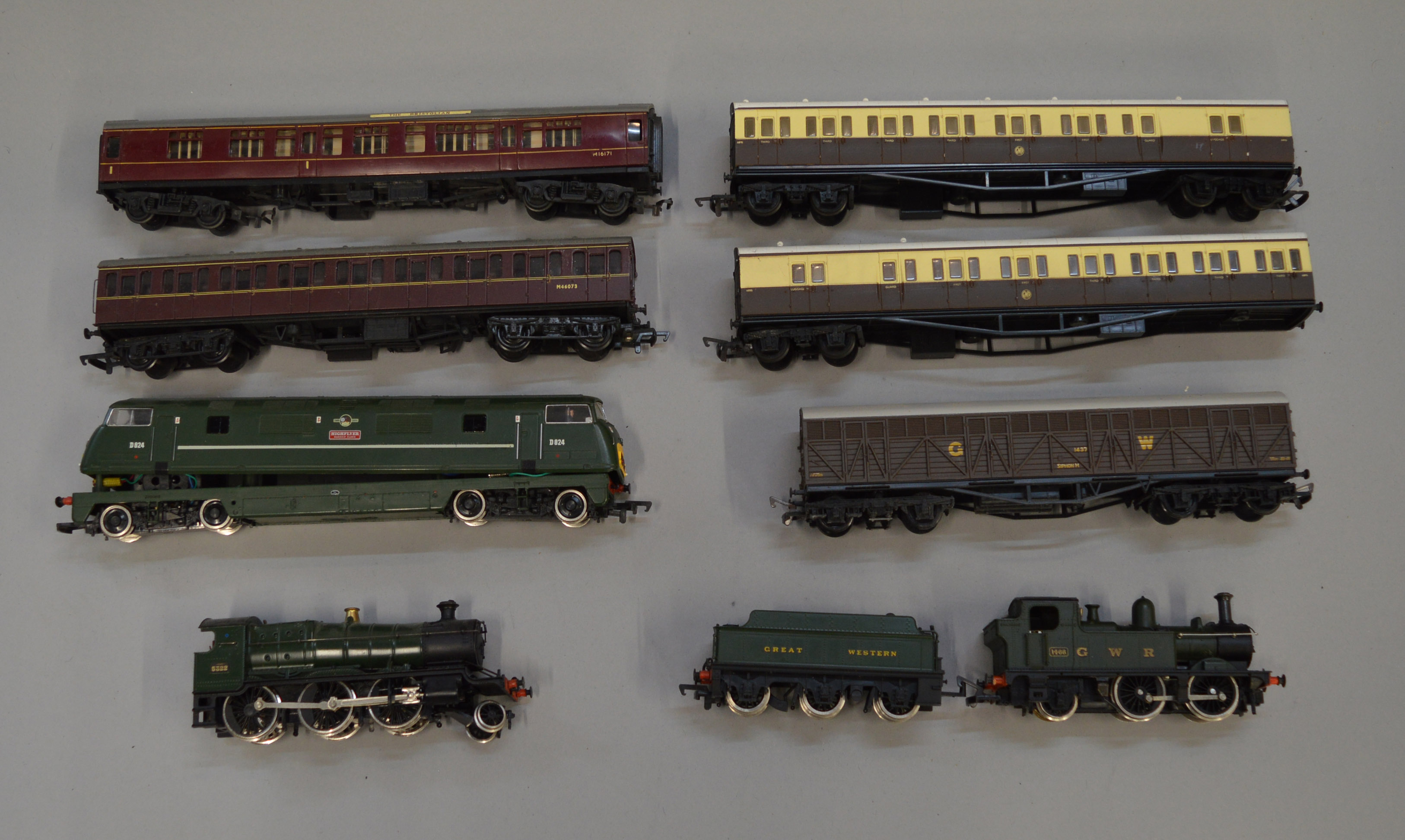 OO Gauge. A mixed lot of locomotives and coaches including Dapol , Mainline and Airfix examples.