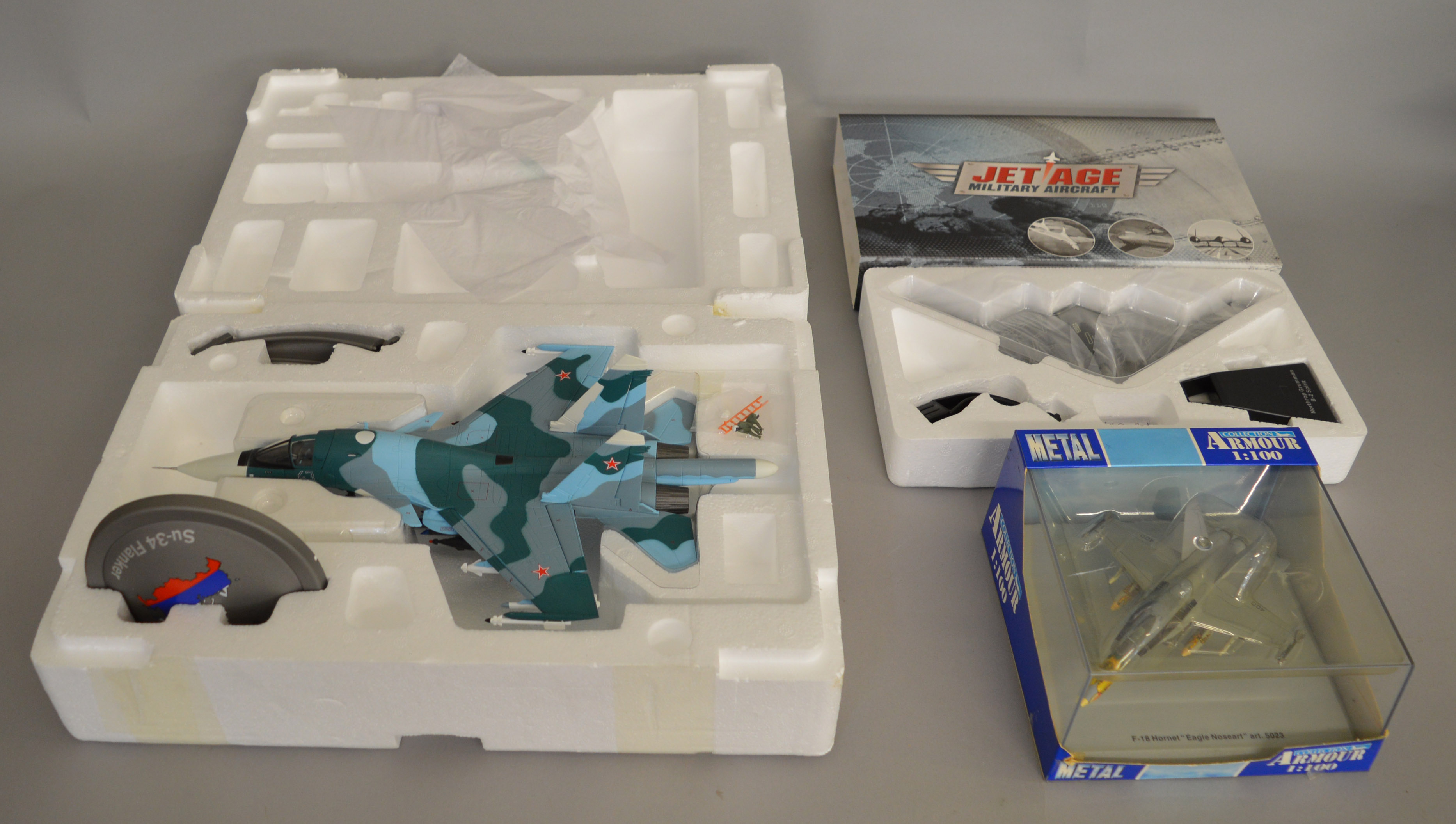 3x Aeroplane models including 1:100 scale Collection Armour and a Jet Age Military Aircraft example,