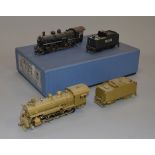 HO Gauge. 2x 2-10-0 brass / white metal tender locomotives together with an associated box which