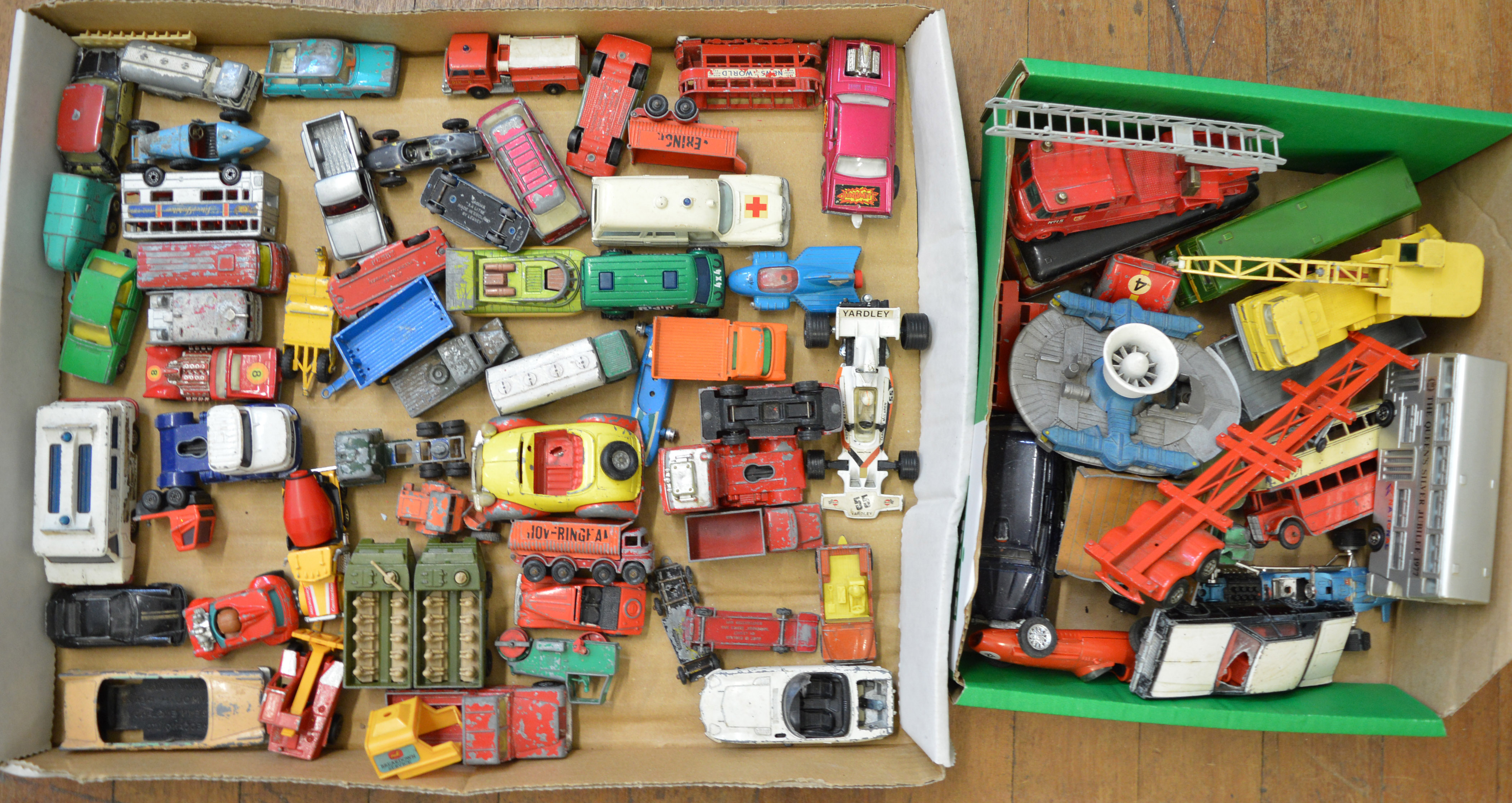 A large quantity of vintage unboxed diecast models including Matchbox, Corgi and Dinky examples. - Image 2 of 4