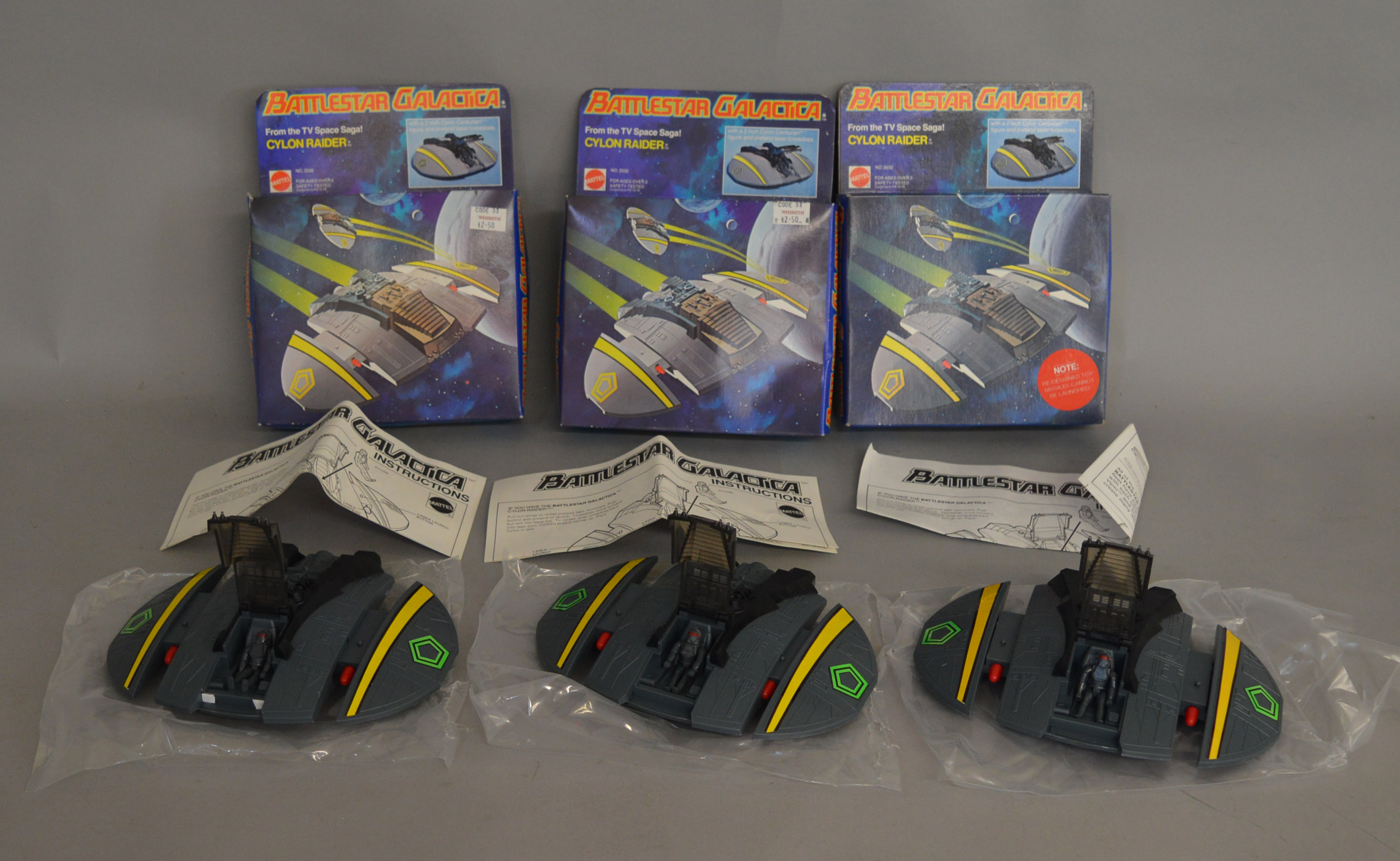 12 boxed Mattel Battlestar Galactica sets: 4x 2532 CYLON RAIDER, 4x 2531 COLONIAL VIPER, 4x 2534 COL - Image 4 of 5