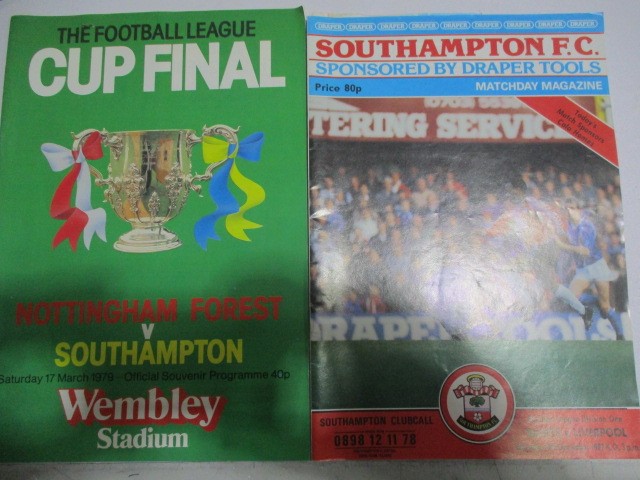 A collection of Southampton F.C football programmes, dating mainly from 1969- 1979 - Image 10 of 10