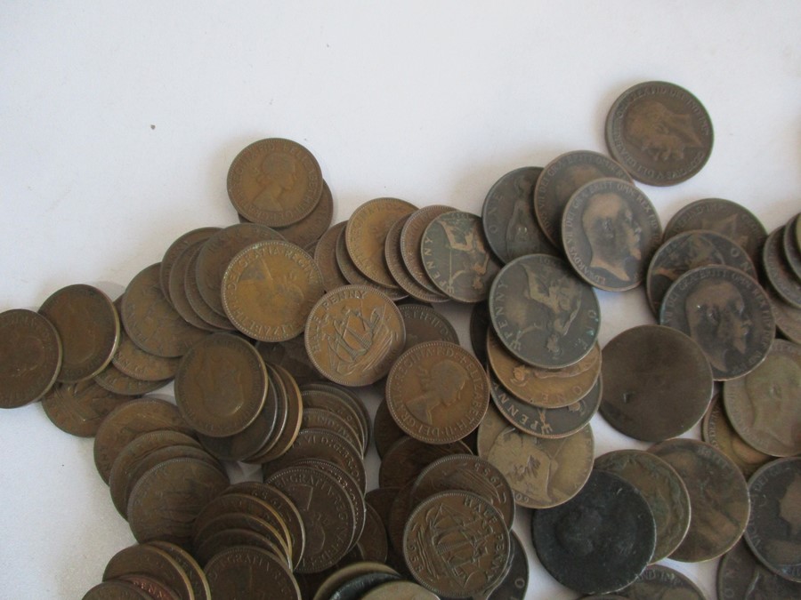 A collection of various coins - Image 7 of 10