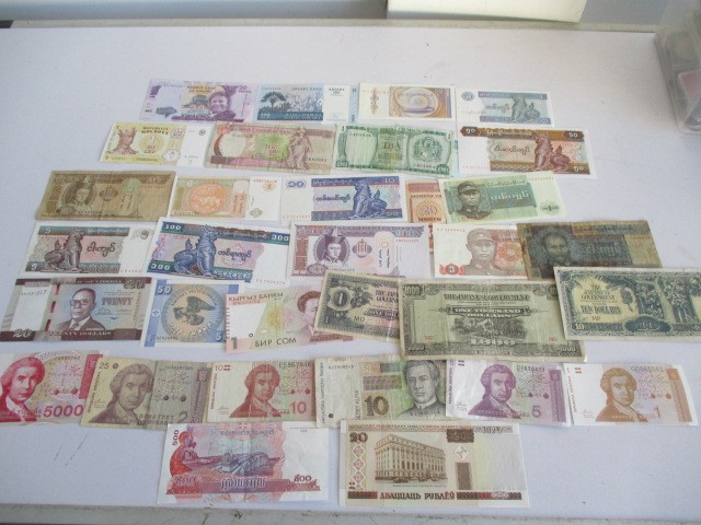 A collection of various world bank notes - Image 4 of 8