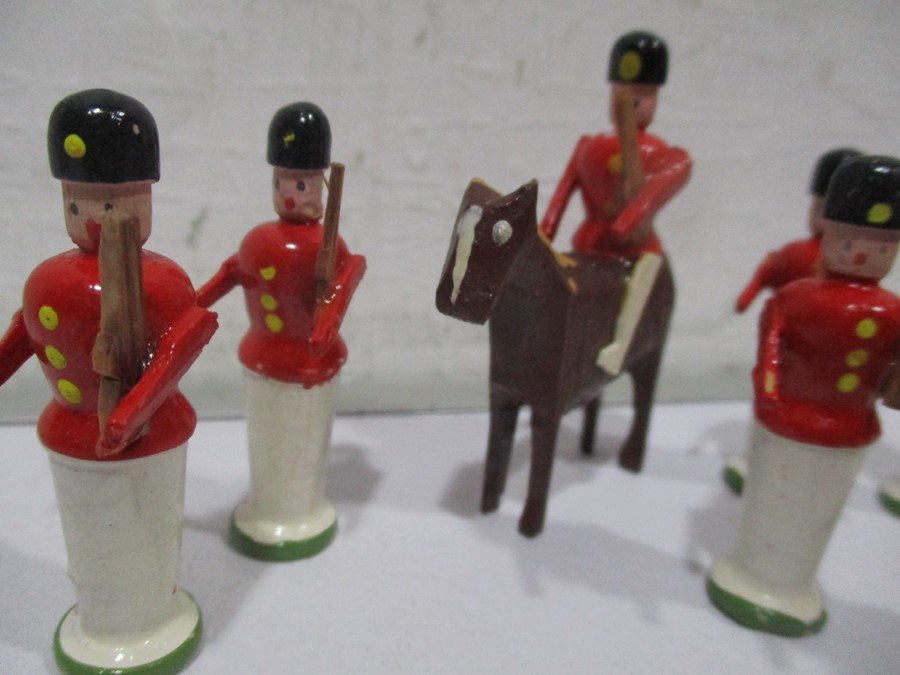 Two sets of wooden bandsmen along with wooden guardsmen - Image 8 of 9