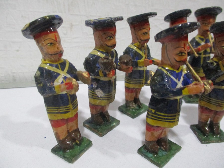 Two sets of wooden bandsmen along with wooden guardsmen - Image 3 of 9