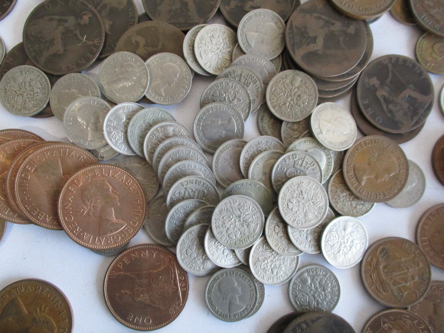 A collection of various coins - Image 4 of 10