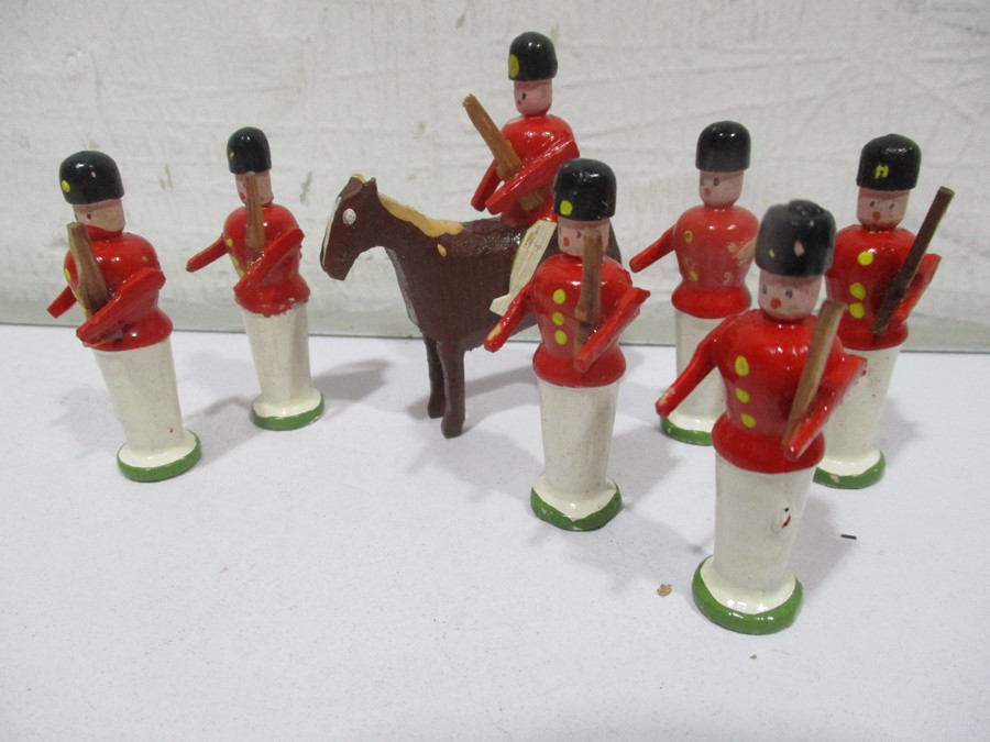 Two sets of wooden bandsmen along with wooden guardsmen - Image 7 of 9