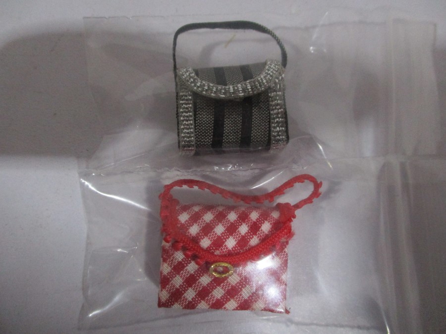 A collection of miniature dolls house ladies handbags - Image 6 of 7